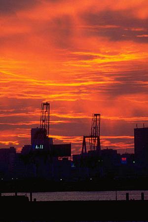 アルミに関する事業を行なう企業